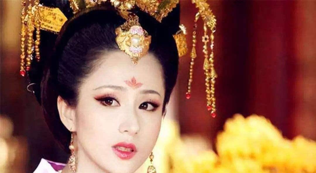 武则天命上官婉儿作诗,她当场写下40字,初读平平细品发现胆挺肥_才女