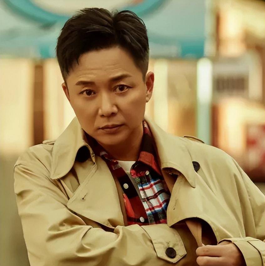 4位"行走的荷尔蒙",老戏骨刘奕君上榜,其余3位气质