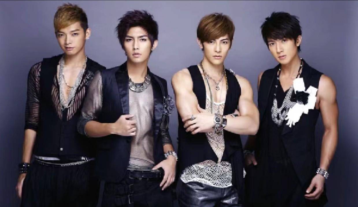 炎亚纶4月赴澳门举行粉丝活动,门票最贵3000元,可获单独合影_套餐