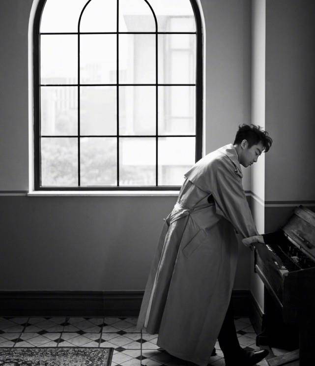 原创郑恺漂亮成功了新封面帅回小猎豹侧脸绝了粉丝期待和苗苗的婚礼了