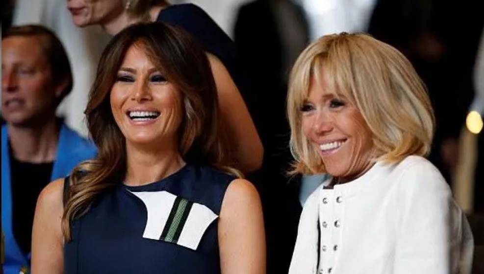 梅拉尼娅实在是太有魅力了,马克龙直接对着梅拉尼娅的侧脸就吻了上去.