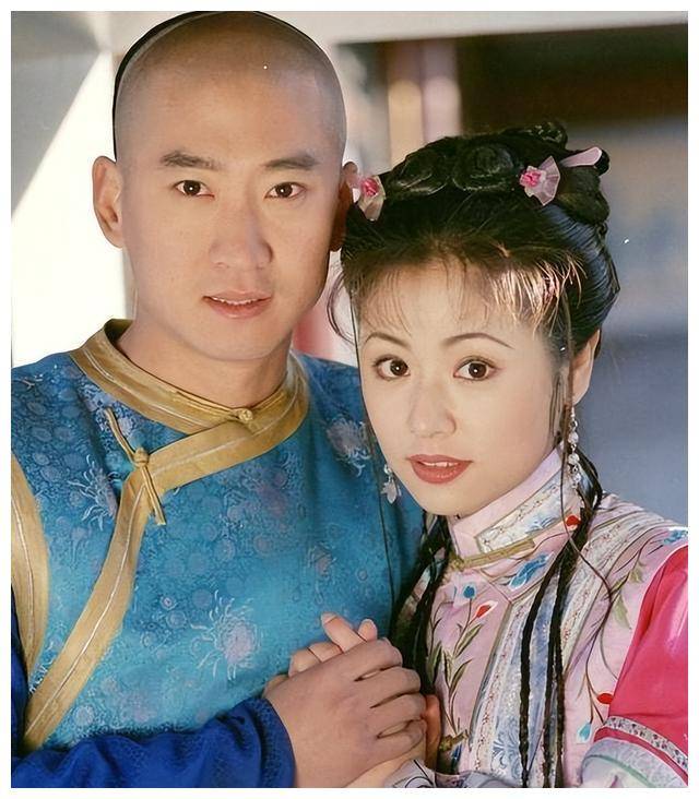 《还珠格格》:紫薇,小燕子撕破脸,进宫原因揭秘!_宫廷中_智慧_勇气