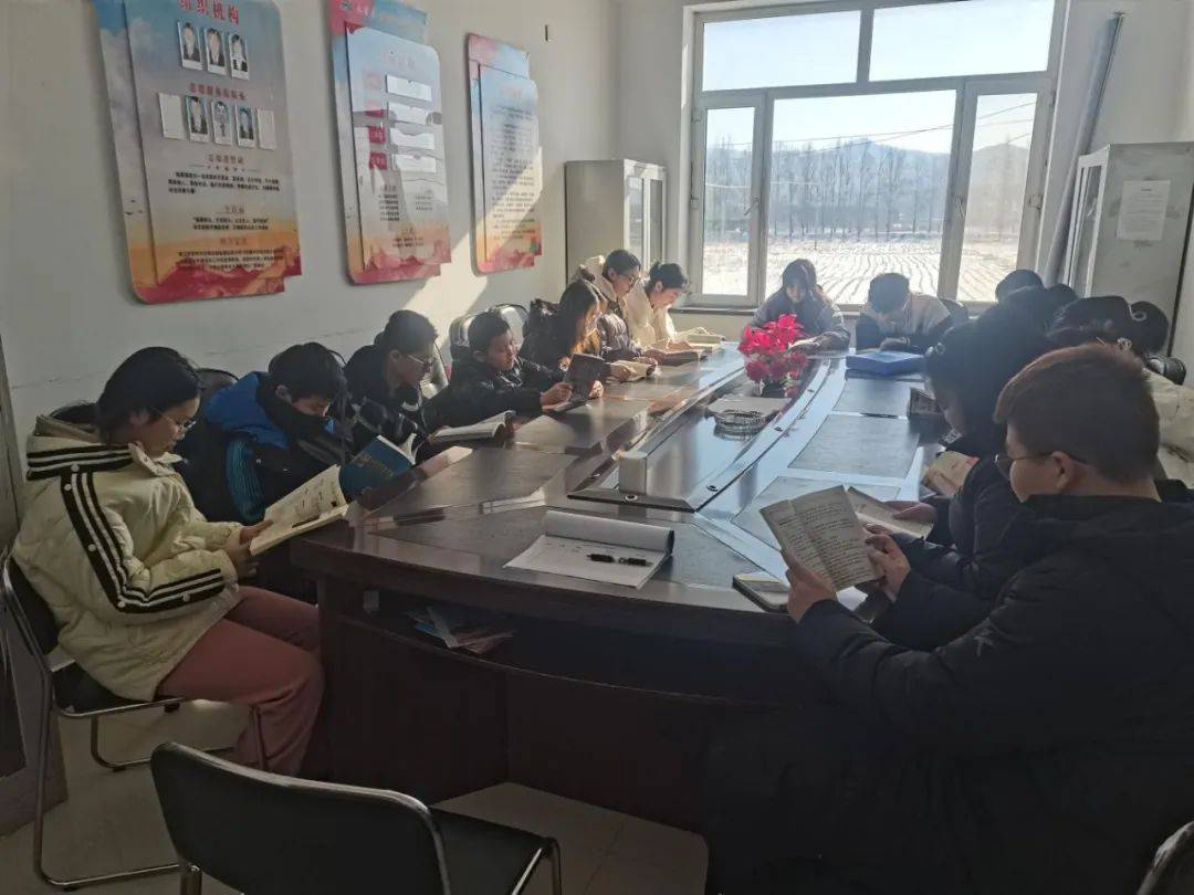 永吉县双河镇举办"冬日寒凉 共沐书香"全民阅读活动_书屋_群众_农家