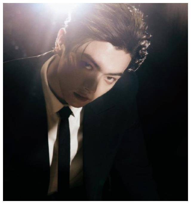 杨紫新戏甩了徐娇,许凯成资源宝,鹿晗无资源?刘浩存有后续?