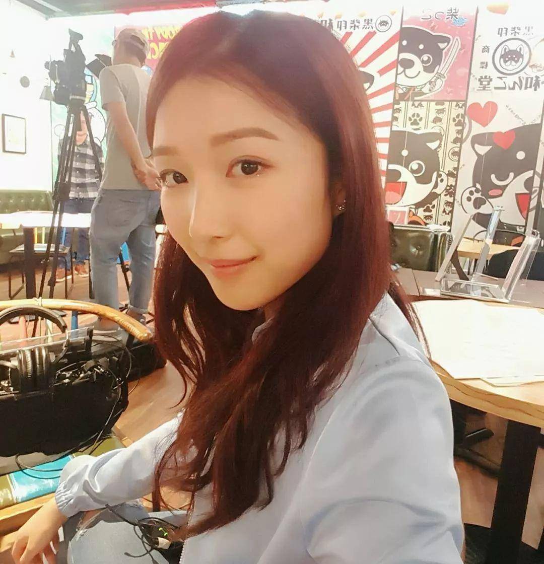 原创郭嘉文不服输晒就餐美照疑叫板大马女神谁才是李泽楷的最爱