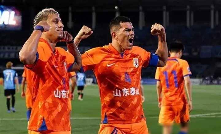 刚刚加盟时候被认定的"水货"山东鲁能泰山超级外援巨星克雷桑_未来的