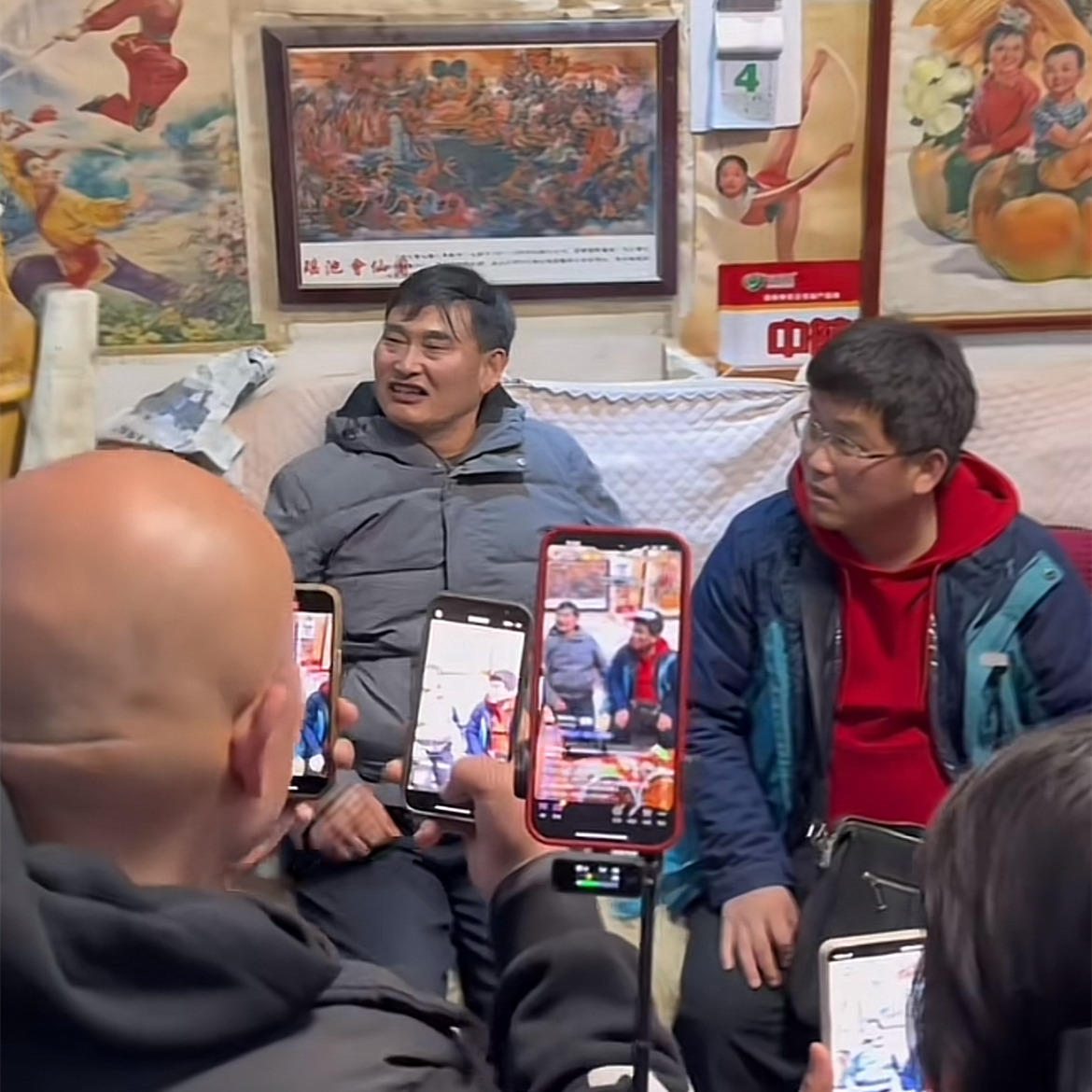 3月4号,德州网红姜涛再次前往大衣哥家中探望,与上一次不同,没有烦心