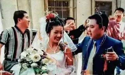 原创51岁于谦北电毕业的相声皇后如何坐拥小10岁娇妻