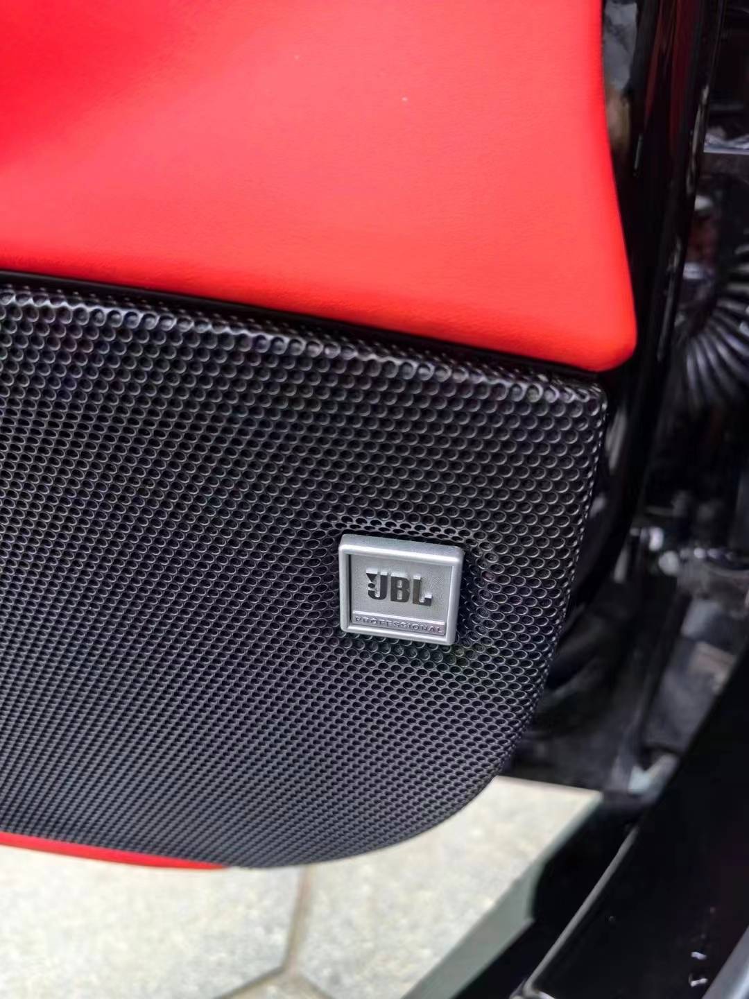 法拉利f8敞篷,奇缺黑红搭配颜色_搜狐汽车_搜狐网