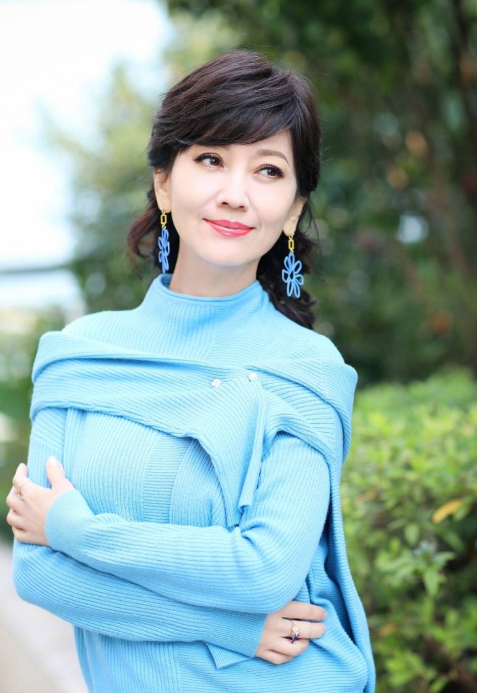 真正的不老女神赵雅芝,众女星都难杀倒她的美,太迷人了!