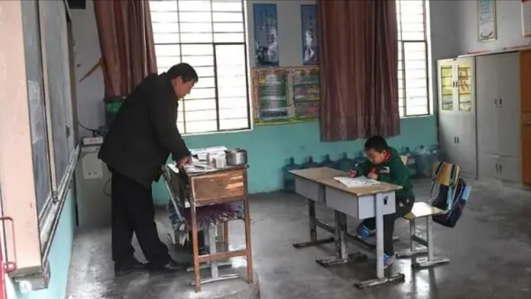 原创三个因素叠加乡村学校难逃被撤并的命运乡村教师将何去何从