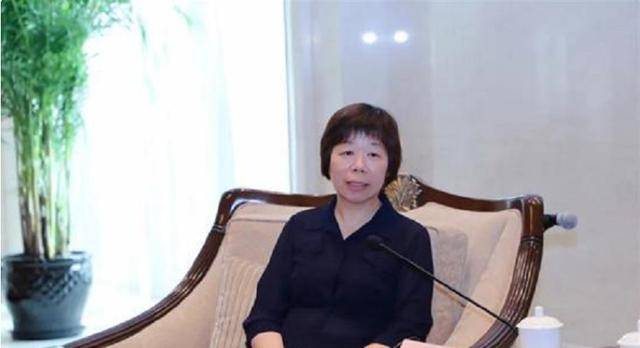 王来春:从富士康打工妹到百亿富婆,赚1800亿后,大方给哥900亿_工作