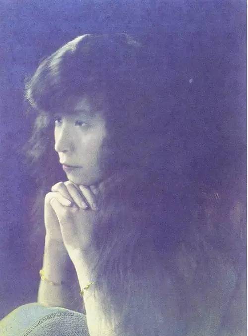 原创父亲不留遗产母亲远走异国姐姐失联31年张子静被爱负一生