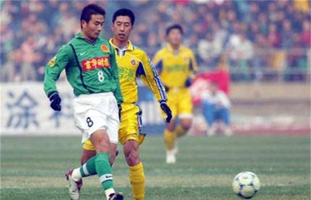 原创杨璞看上小11岁美妻长腿拒为70万踢假球现扎根青训