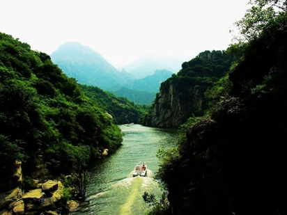 百泉山山秀,峰奇,水美,谷绝春日的浓浓绿意中多了几分温柔青龙峡风光
