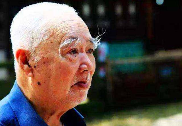 原创男性50岁后眉毛突然变长说明了什么多数人还蒙在鼓里