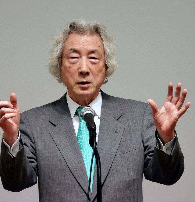 2001年,日首相小泉纯一郎访华,向战争受害者致歉,为何遭人唾骂_日本