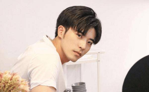 原创徐开骋学习多年舞蹈表演也技艺娴熟颜值更是帅气非凡