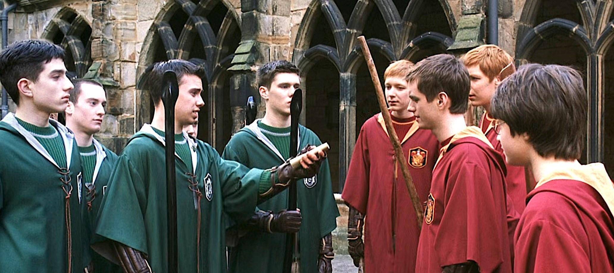 《哈利波特》:魁地奇明明有那么多bugs,为啥罗姨非写它不可?