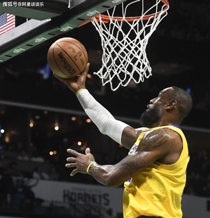 詹姆斯5142万112亿nba五亿先生崛起神话继续何等壮丽