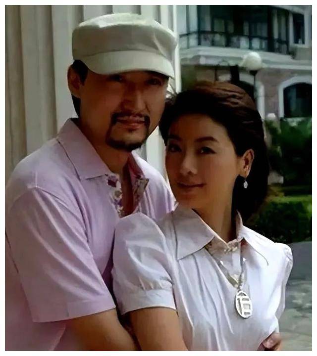 从一部剧走红,再嫁小6岁"软饭男",现老公红到不行._经超_生活_李琳