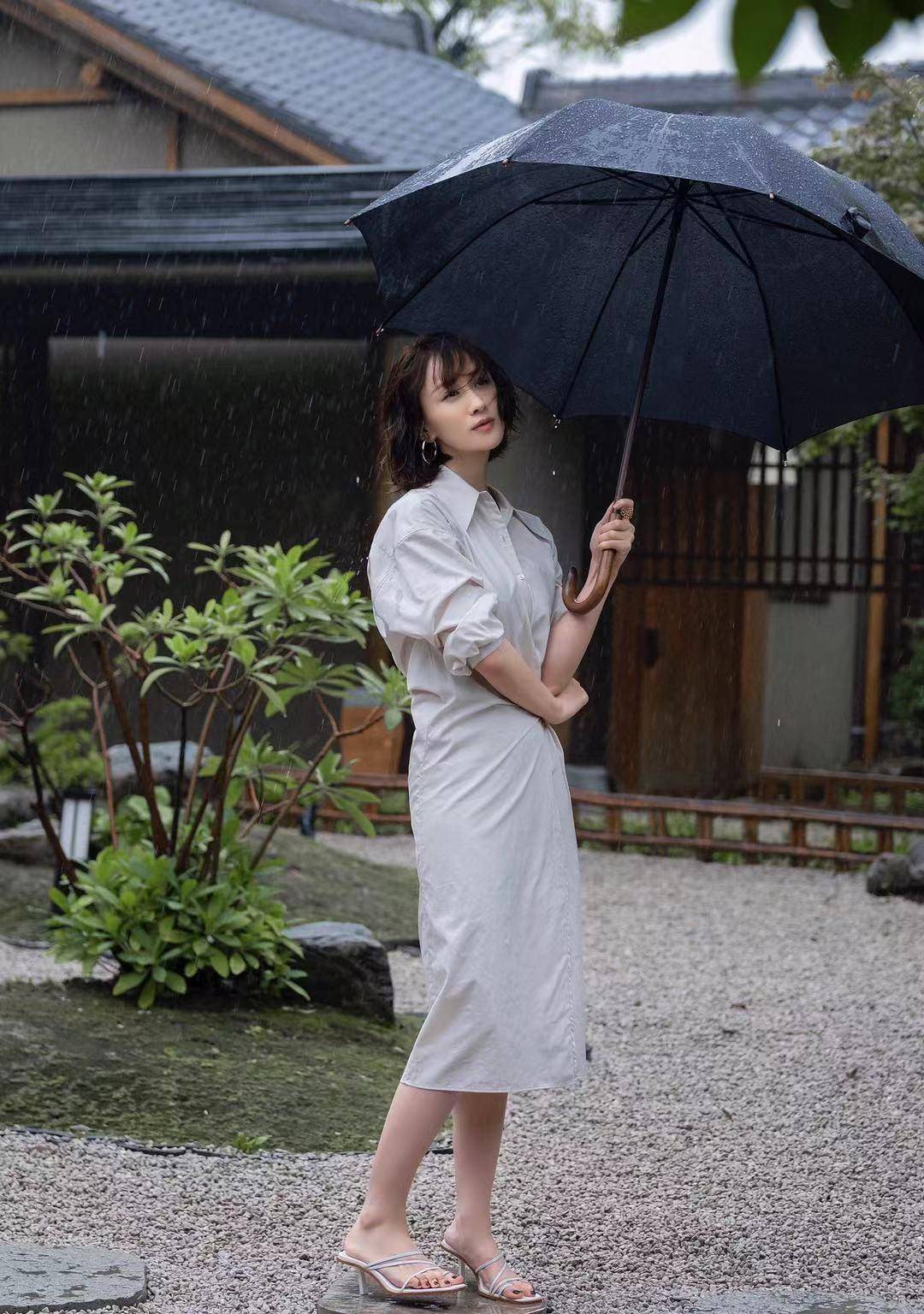 高级灰色系怎么穿最好看,当属是练束梅穿搭,一学就会_衬衫_一身_入手