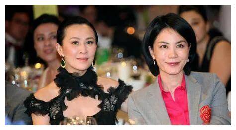 王菲刘嘉玲聚会5岁差距一个灵动少女一个犀利大妈