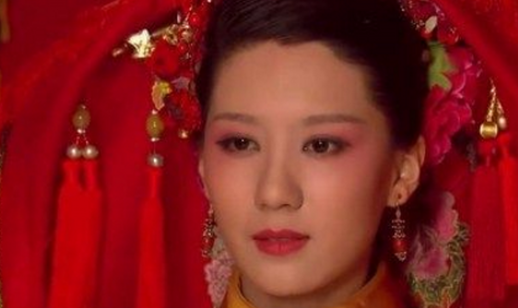 孟静娴出身高贵,为何结婚时的头饰仅有几只简单的步摇?