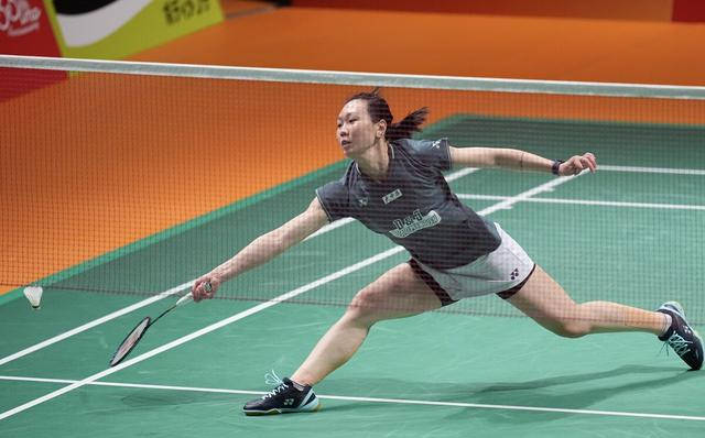 在首轮比赛.张蓓雯14-21,21-16,21-17 马林,爆