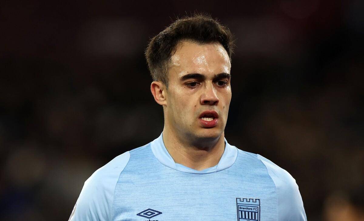 曼联左后卫塞尔吉奥·雷吉隆称是在受伤的情况下提前离开_位置_马六甲