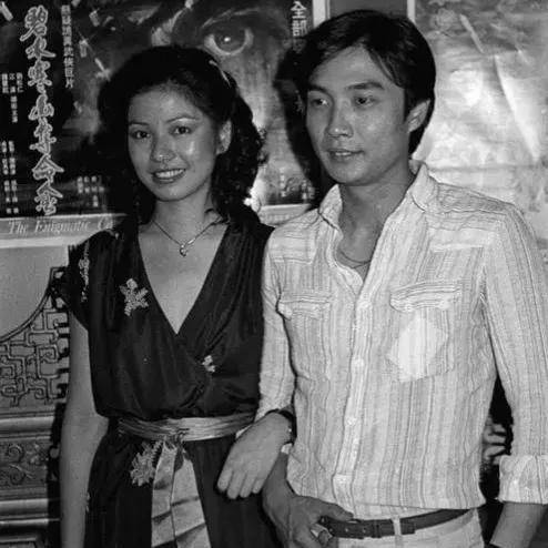 话说当年19岁的钟楚红,参加1979年香港小姐比赛时,貌美无比,气质出众