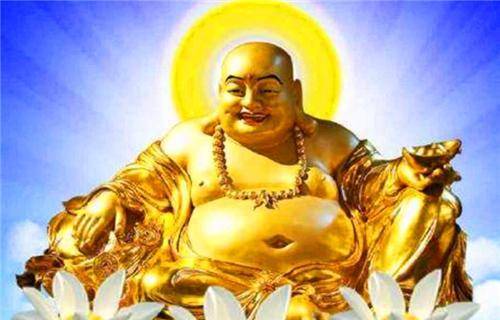 他因长得酷似弥勒佛走红,被富婆带回家"供养",如今他过得怎样_布袋_男