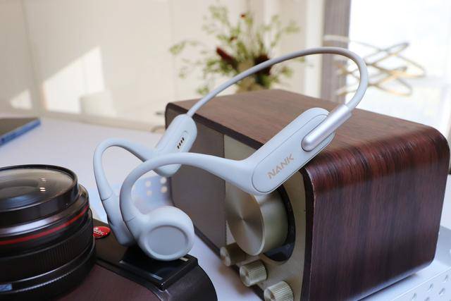 蓝牙耳机潜水时可以用吗?适合潜水的四大游泳耳机分享