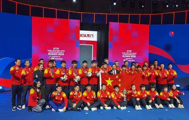 大头和小胖都为龙队高兴因为龙队说给自己画上了圆满的句号