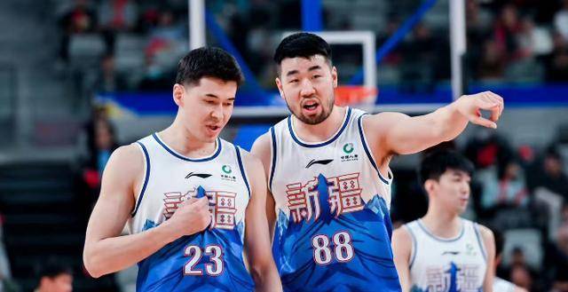 新疆男篮9分险胜王泉泽爆发威金顿26分克里克表现不佳