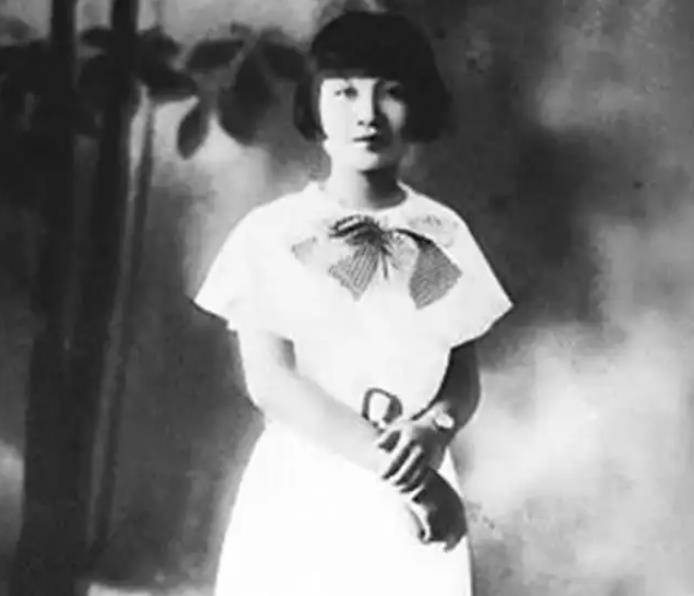 原创14岁少女文树新不顾一切与老师私奔结婚一年后却含恨离世