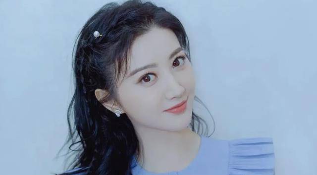 这7位女明星个个漂亮有气质为何娱乐圈无人敢潜