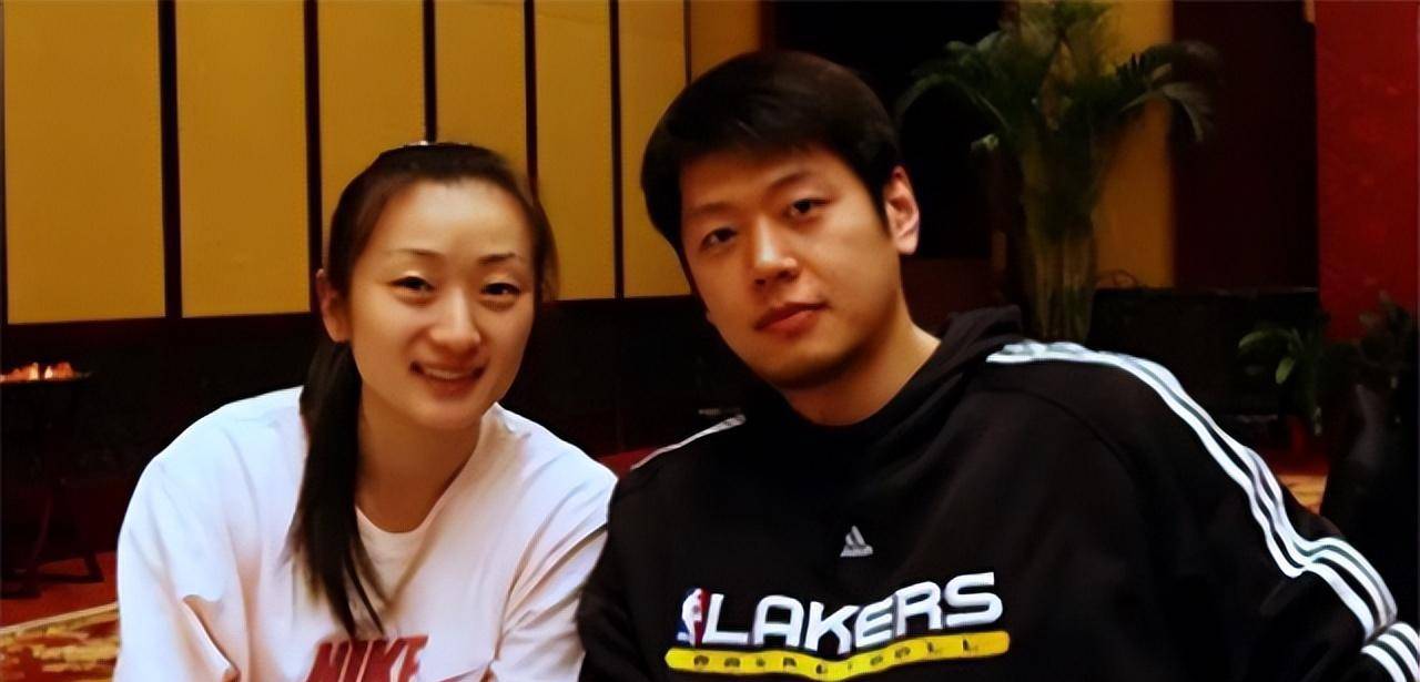 "亚洲蝶后"周雅菲嫁给cba二婚男,如今儿女双全堪称人生嬴家