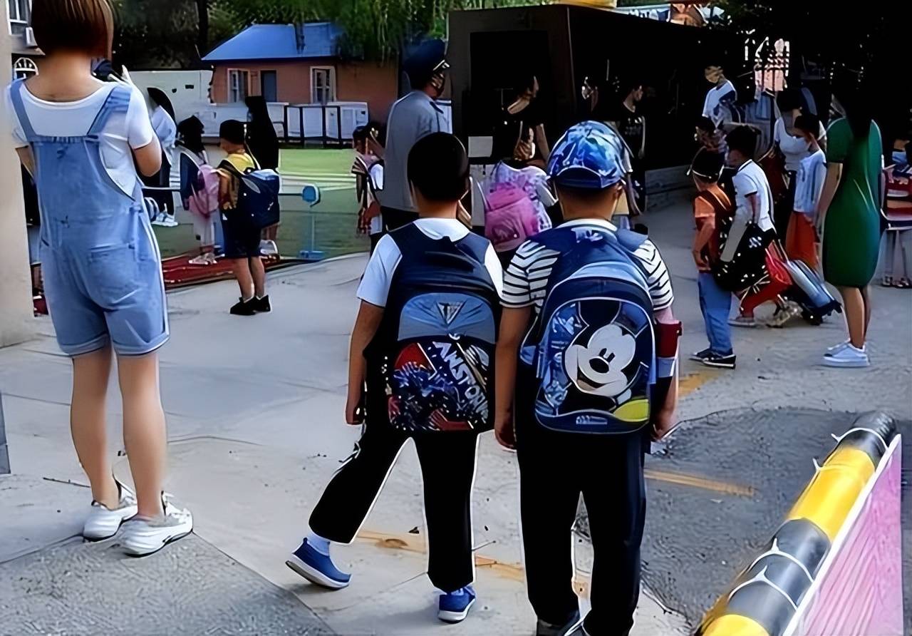 原创2024年放暑假时长曝光上海小学生乐开了花家长却满面愁容