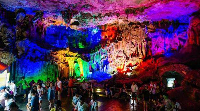 送站回家day3:少数民族观光村- 十里画廊观光车-遇龙河竹筏-银子岩