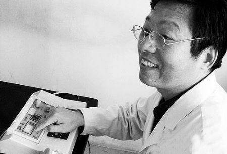 原创雷电法王杨永信曾靠电击治疗学生网瘾如今他怎么样了