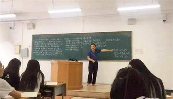 他14岁上北大,教学40年至今未评职称,却成哈理工"最红讲师"_王晓琮