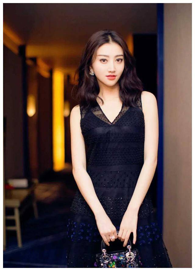 清新自然,清纯依旧,景甜如人间花,心动不已._生活_魅力_外表