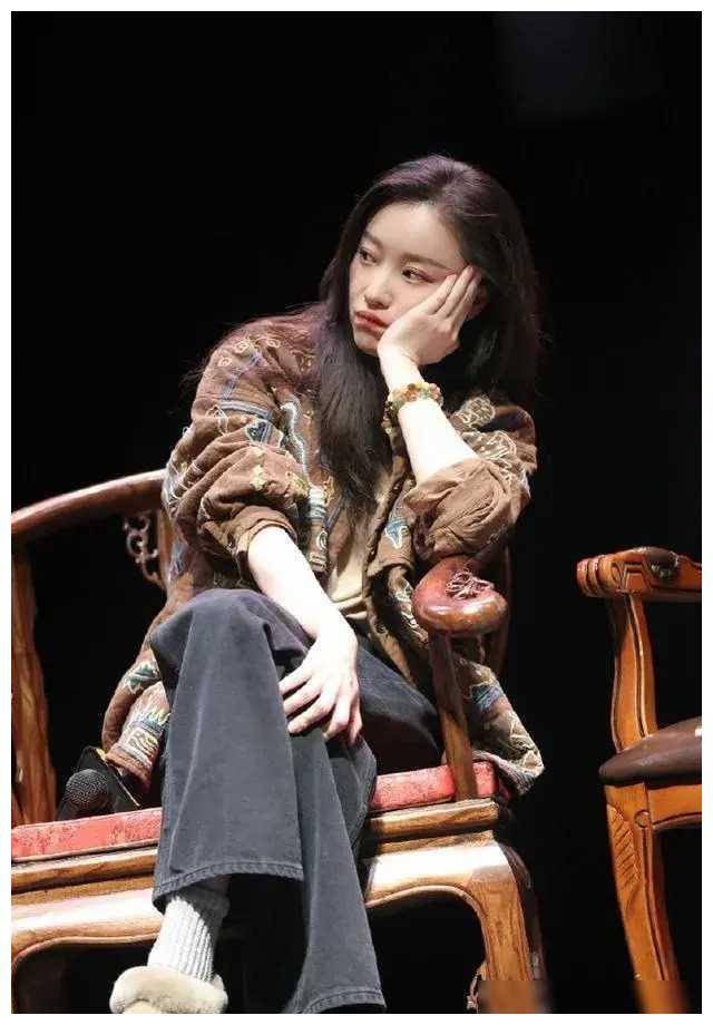 倪妮自称最好友是读书时的闺蜜点燃网友心弦共鸣良久
