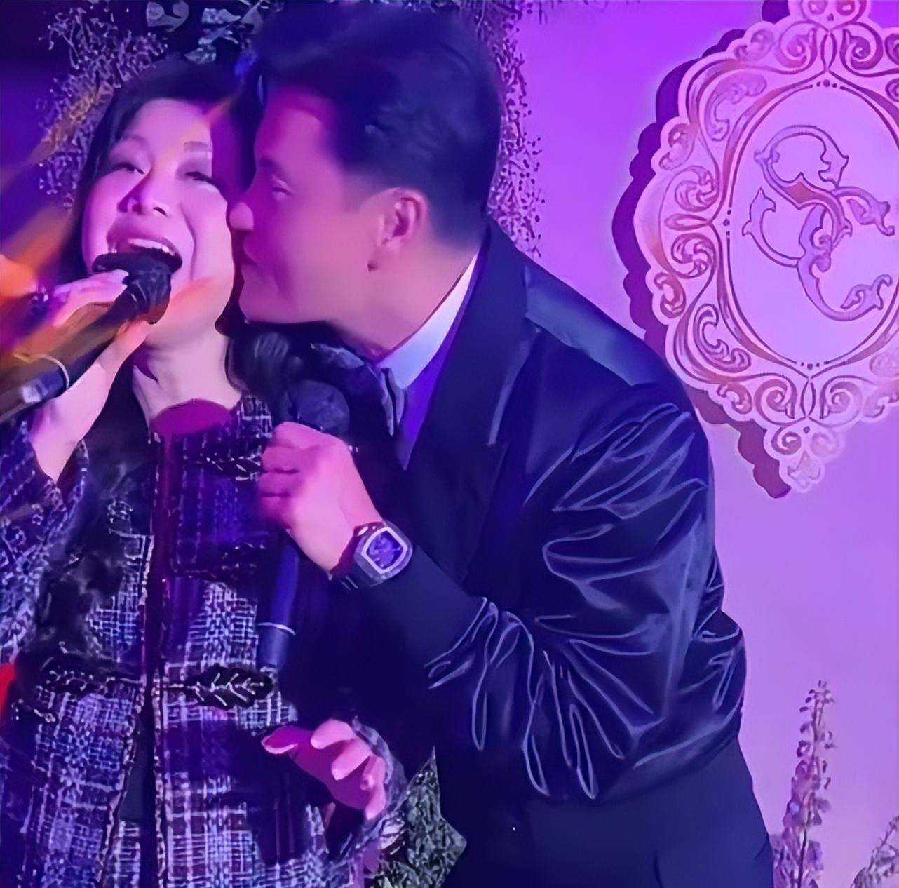 男"吕良伟:66岁搂腰亲热富豪老婆,酷似年轻小伙_杨小娟_婚姻_周海媚