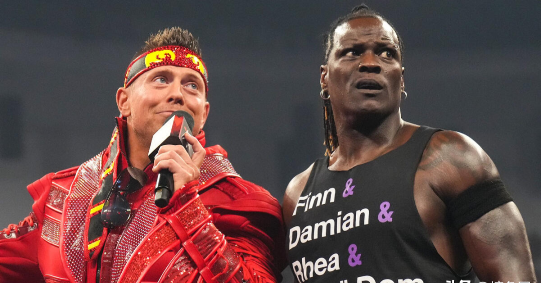 毕竟,在审判日军团中,他的阴谋实力是垫底的.