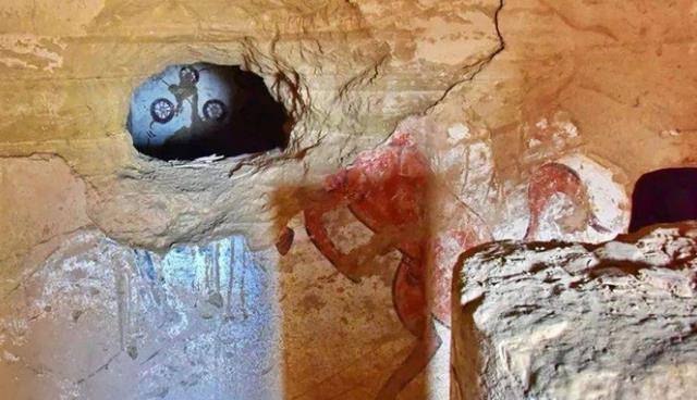 原创1998年楼兰盗墓案墓中惊现彩棺盗墓贼将其拆成12块高价倒卖国外