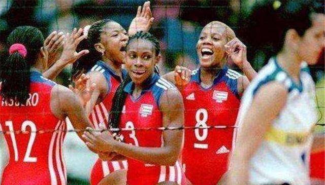 为了扩大女排们的影响力,古巴特意设计了一套专门给古巴女排穿的连体