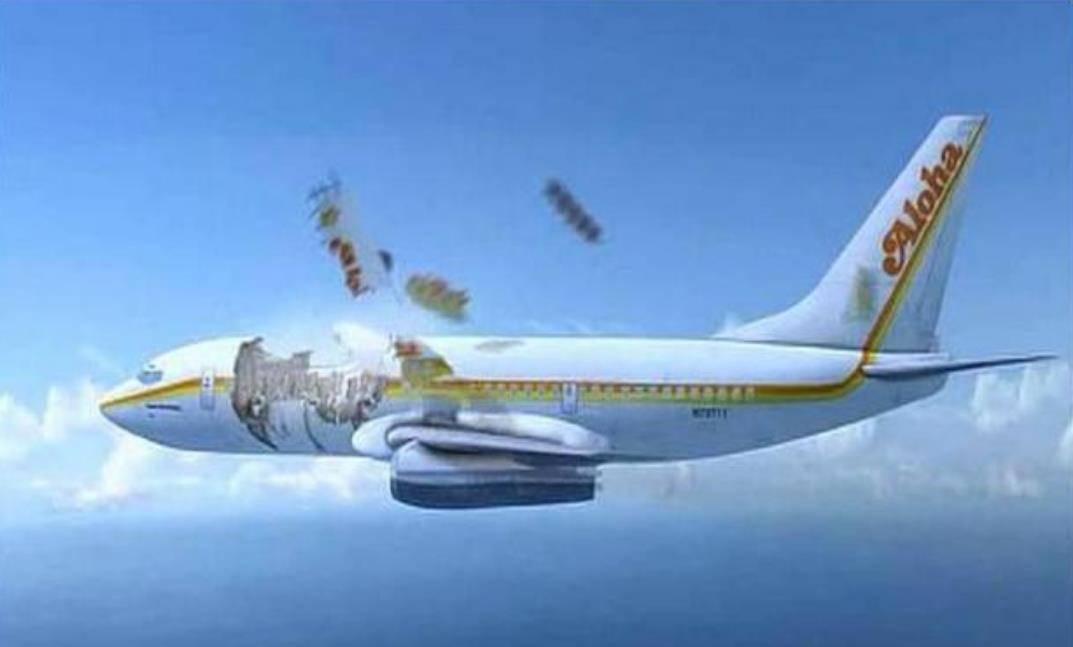 原创33年前一起空难飞机在7000米高空解体漂亮空乘无保护自由落体