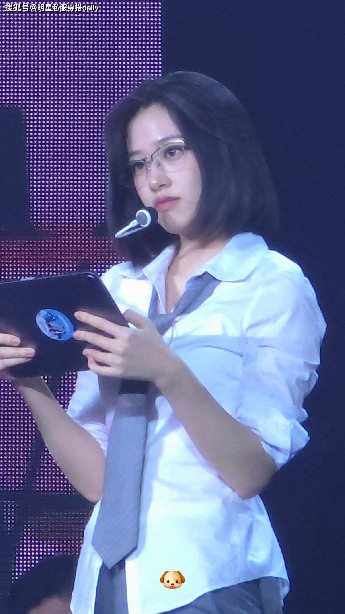 原创安宥真的麻辣女教师造型半框眼镜衬衫和领带原来这样搭这么帅